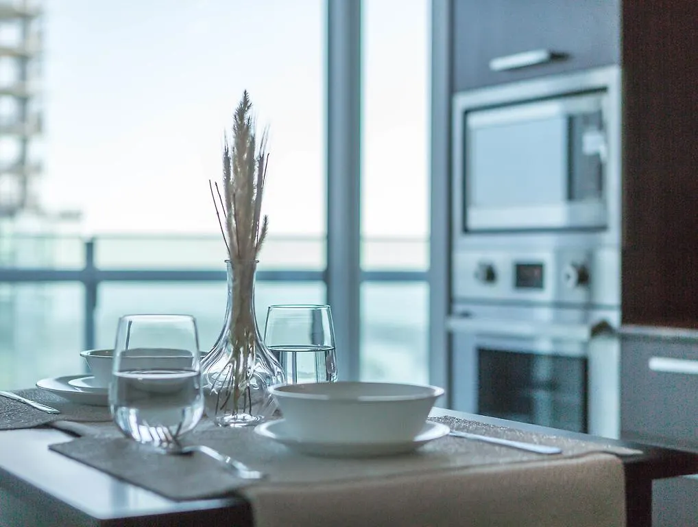 Noel Suites - York And Bremner Toronto Apartment