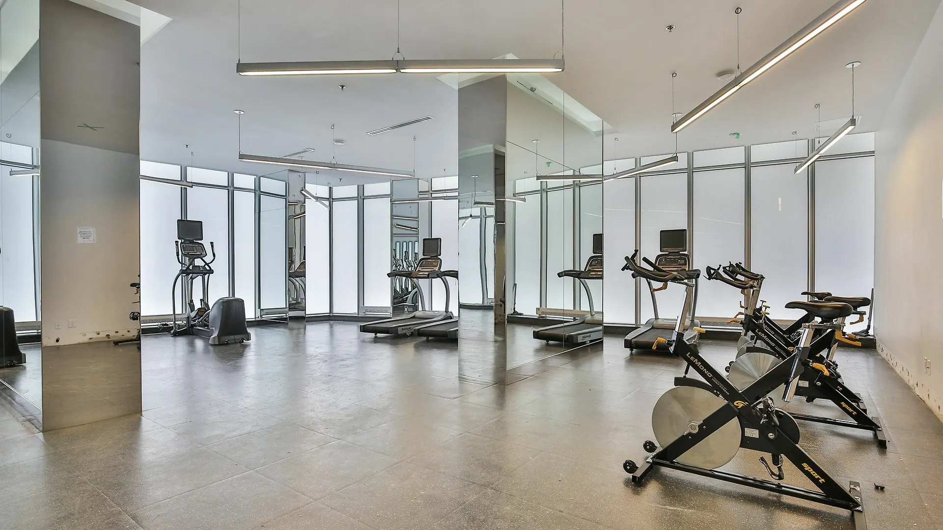 Noel Suites - York And Bremner Toronto