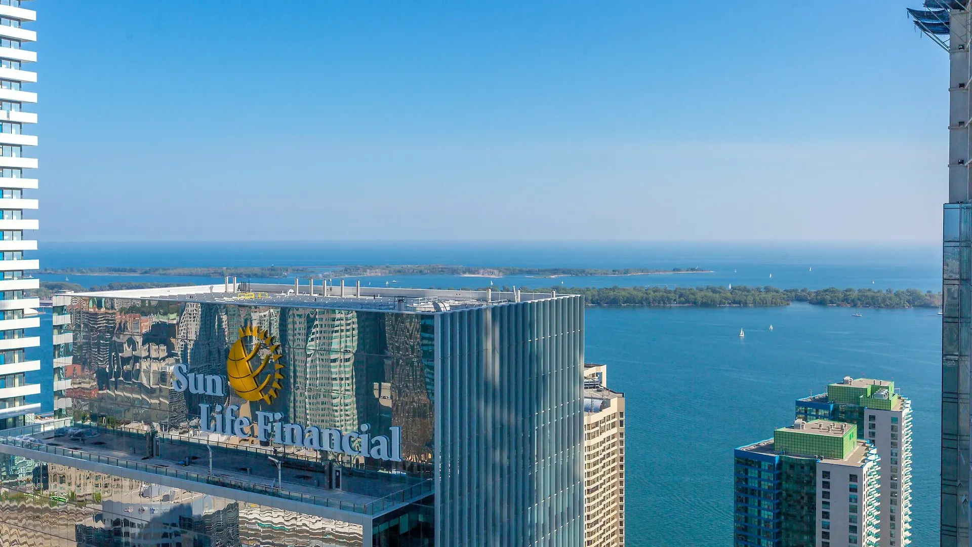 Noel Suites - York And Bremner Toronto 0*,