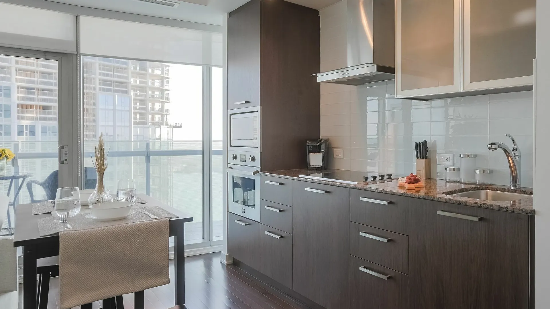 Noel Suites - York And Bremner Toronto 0*,  Canada